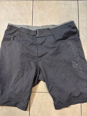 Mammut  dark Gray Men's Performance Shorts size 36 worn once